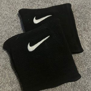 Nike black volleyball kneepads